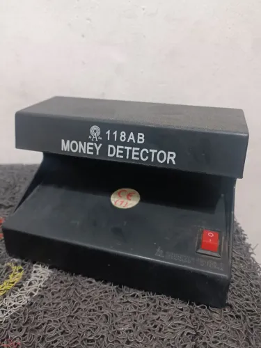 Detector de Dinheiro Falso
