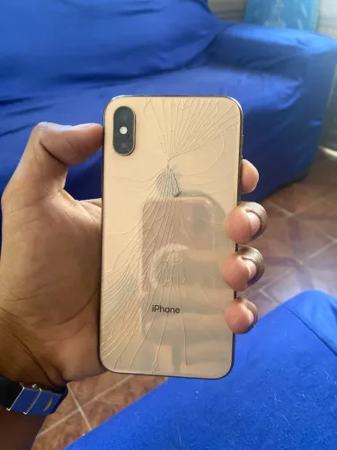 iPhone XS 256 gb, tela quebrada e fundo trincado, bom pra pegar as peças