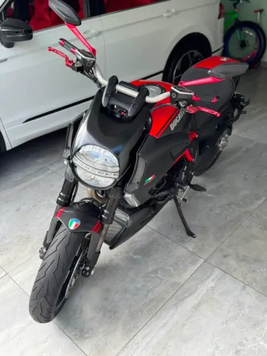 Ducati Diavel Carbon ABS 2013 - Impecável!