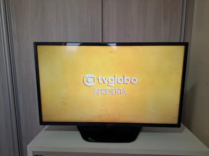 TV LG 39 polegadas modelo convencional