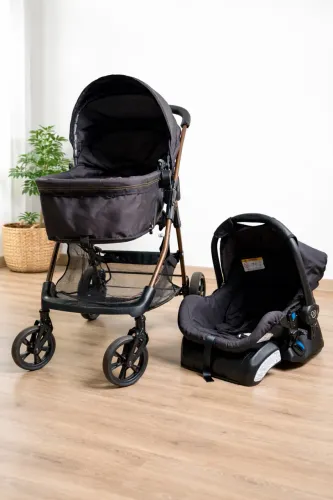 Vendo carrinho e bebê conforto