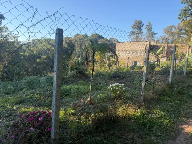 Chácara de 1.000 metros com casa