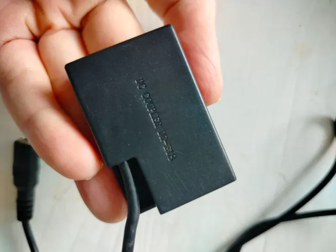 Adaptador de bateria (dummy battery) LP-E17 Raeisusp
