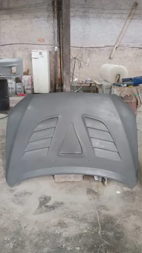Capô Varis Lancer