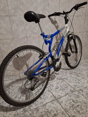 Bicicleta Caloi  com amortecedor dianteiro 