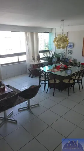 Apartamento à Venda em Espinheiro