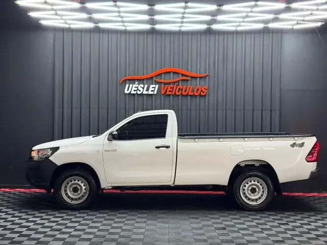 Toyota Hilux CS 4X4 2.8 TDI Diesel Mec. 2025
