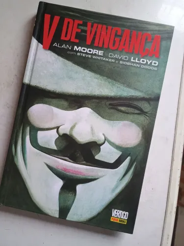 Hq V de vingança de Alan Moore edição Capa Dura Panini