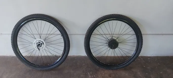 Jogo de rodas completas shimano, nunca usados 