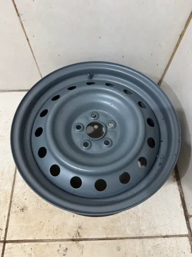Roda estepe original do Corolla aro 16