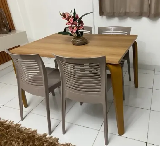 Conjunto Mesa Com Cadeiras Vendo Também Separados