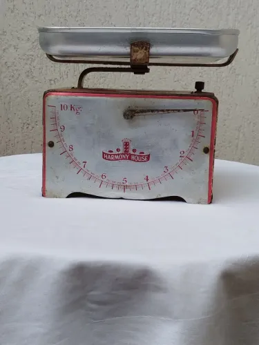 balança de cozinha antiga.