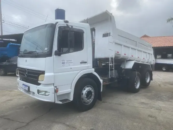 MB Atego 2425 Cacamba basculante Truck