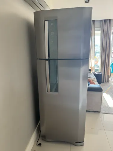 Geladeira Frost Free Eletrolux DF52X