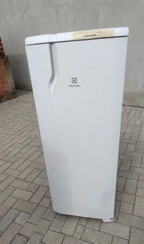 Geladeira Electrolux Frost Free ENTREGO
