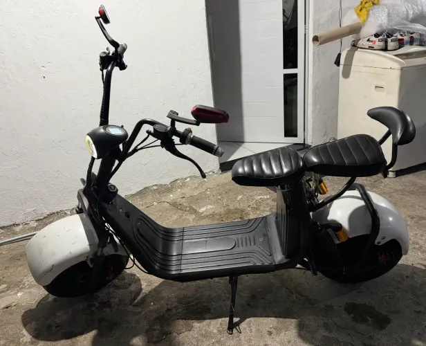 Scooter elétrica (LEIA A DESCRIÇÃO)