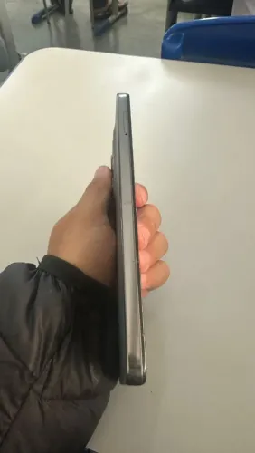 Telefone moto g15 todo original nunca foi aberto em excelente estado