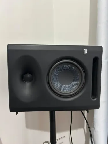 Par de Monitores de Audio Presonus Eris E5 xt + Par Suportes de Metal