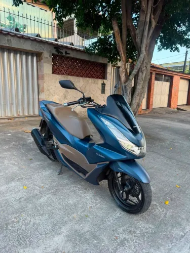 Vende se pcx 2024 com poucos kms rodados sem nenhum marca de uso