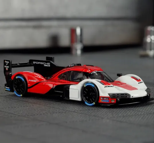 Hot wheels elite 64 Porsche 963