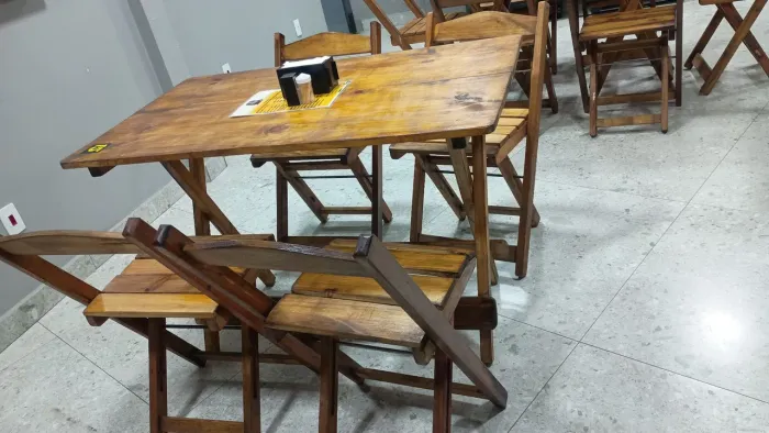 Mesas dobrável com cadeiras 