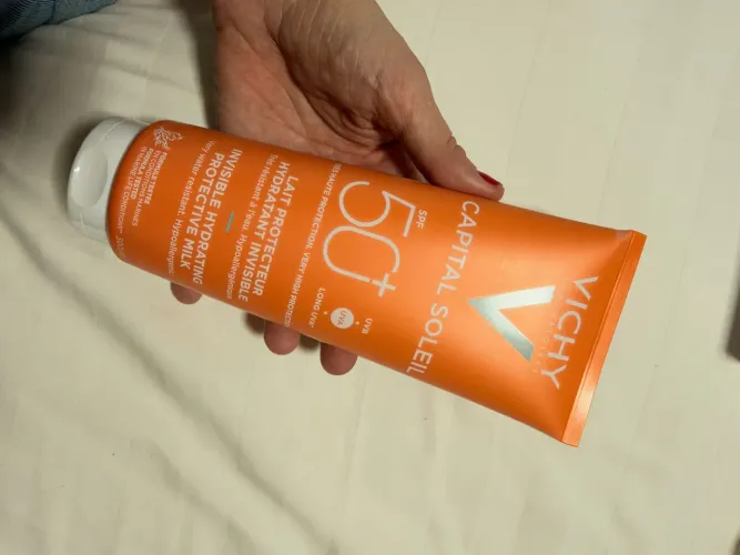 Vichy Capital Soleil Leite Protetor Solar Hidratante Invisível SPF50+ 300ml
