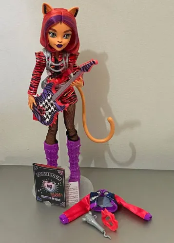 toralei fearbook completa monster high