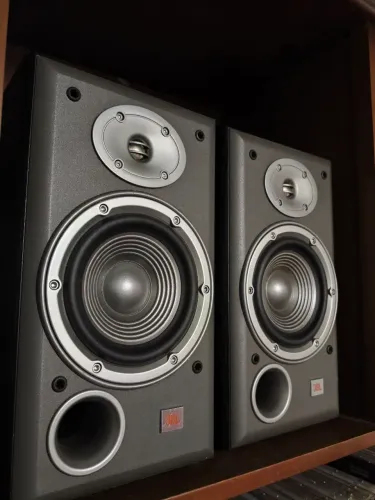 ? JBL NORTHRIDGE E30 ?