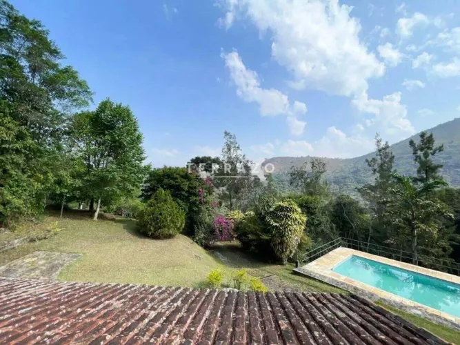 Sítio à venda, 3 quartos, 1 suíte, 4 vagas, Três Córregos - Teresópolis/RJ