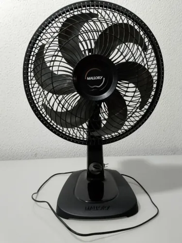 Ventilador Mondial pequeno, 6 pás