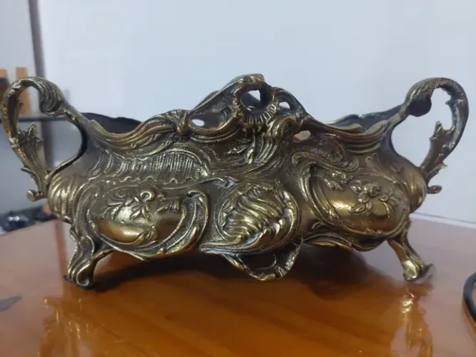 Jardineira vintage - estilo clássico - peça de antiquário