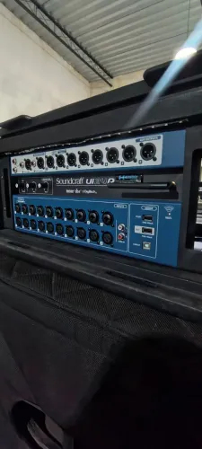 Mesa de som UI24 Soundcraft - Muito nova com atualização.