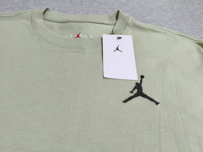 CAMISETA NIKE MICHAEL JORDAN JUMPMAN ESSENTIALS SS ORIGINAL NOVA<br>Jumpman Essentials SS -