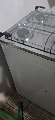 Vende-se fogão 4 bocas