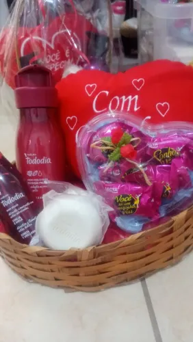 Cesta presente dia das mães, namorados e outras datas produtos originais e lacrados 