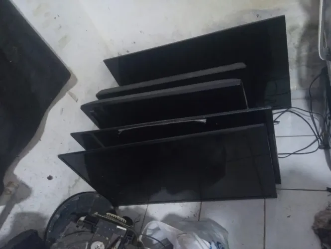 TV's, Air Fryer, aparelhos de som e microondas diversos para conserto ou retirada de peças