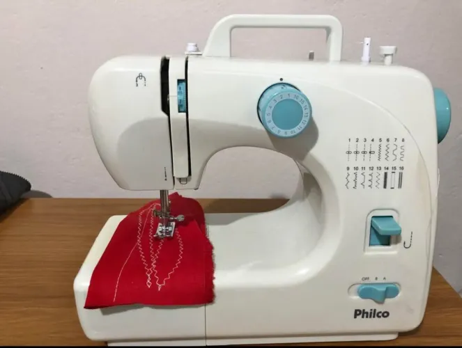 Maquina de Costura Philco