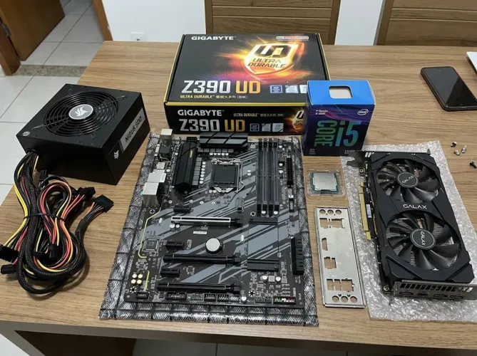Kit Upgrade Gamer: i5 9400F | Z390 UD GIGABYTE | RTX 2060 6GB GALAX | Fonte Pichau 500W