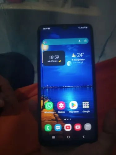 Samsung A20s