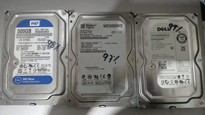 Lote com 3 HDs de 500GB para PC Desktop em Alerta
