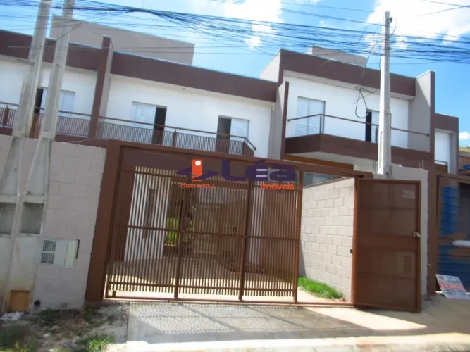 Sobrado à venda em Suzano-SP, bairro Jardim Casa Branca: 3 quartos, 1 suíte, 1 sala, 2 vag