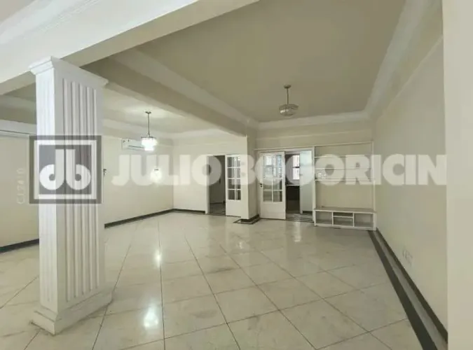 Frente 4 Quartos (2 Suítes) 1 Vaga Desocupado