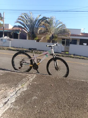 Bicicleta viking tuff 25 ótimo estado