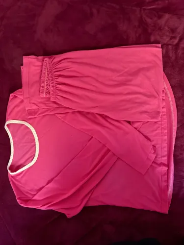 Conjunto pijama rosa semi novo tamanho M