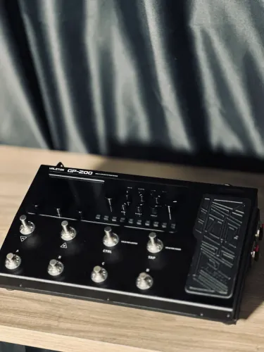 Valeton GP200 + Pedalboard e elétrica