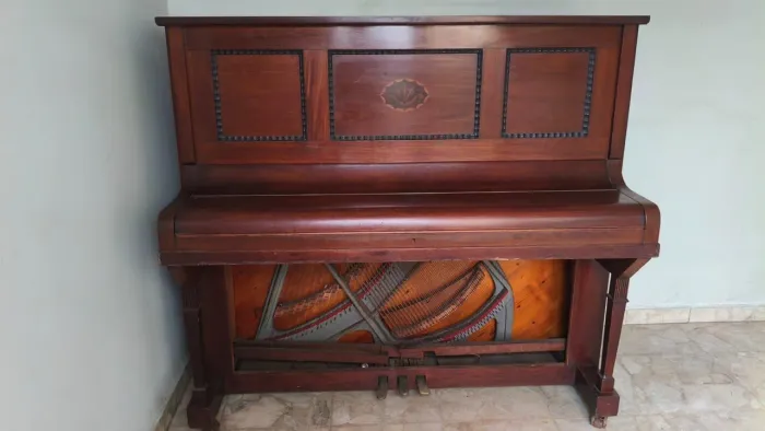 Piano Clássico Antigo