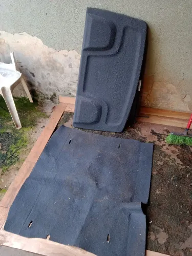 Tampão e forro de porta malas carro Agile