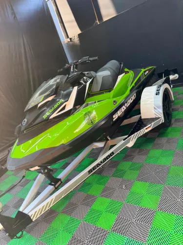 Jet Ski Seadoo GtrX 230