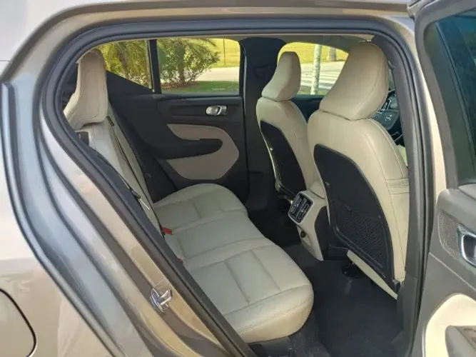 Volvo XC40 XC 40 T-4 Momentum 2.0 190cv FWD 2021