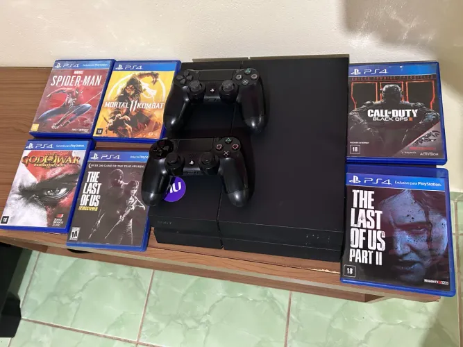 Ps4 + 2 controles originais + 6 jogos